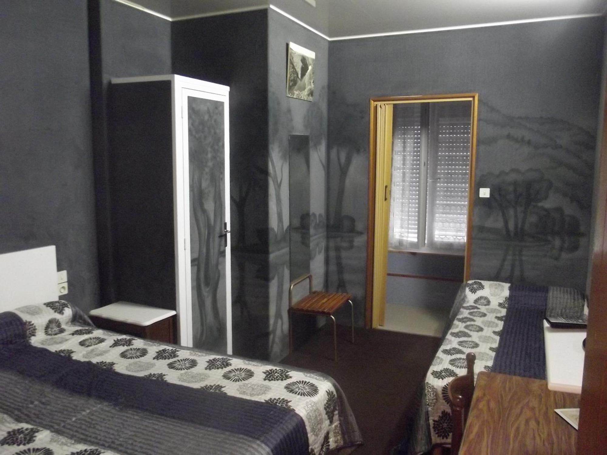 Le Rider Hotell Bort-les-Orgues Exteriör bild