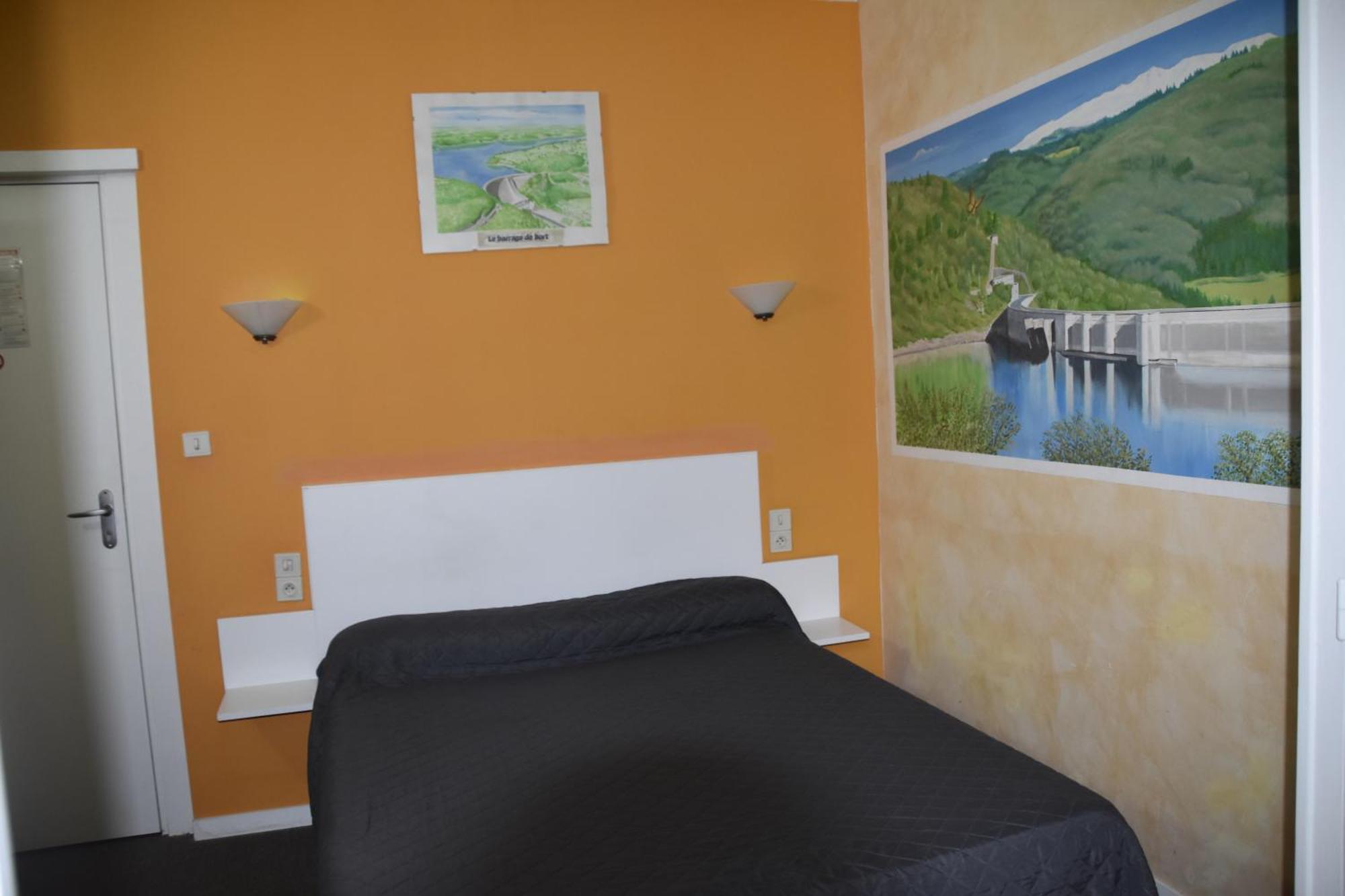 Le Rider Hotell Bort-les-Orgues Exteriör bild