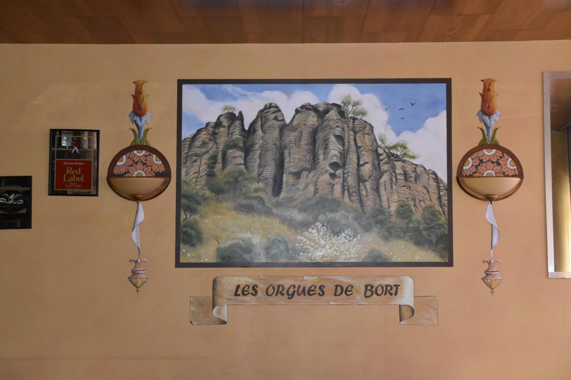 Le Rider Hotell Bort-les-Orgues Exteriör bild