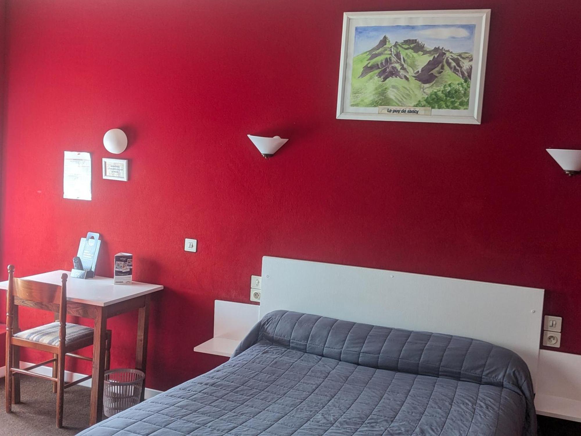 Le Rider Hotell Bort-les-Orgues Exteriör bild