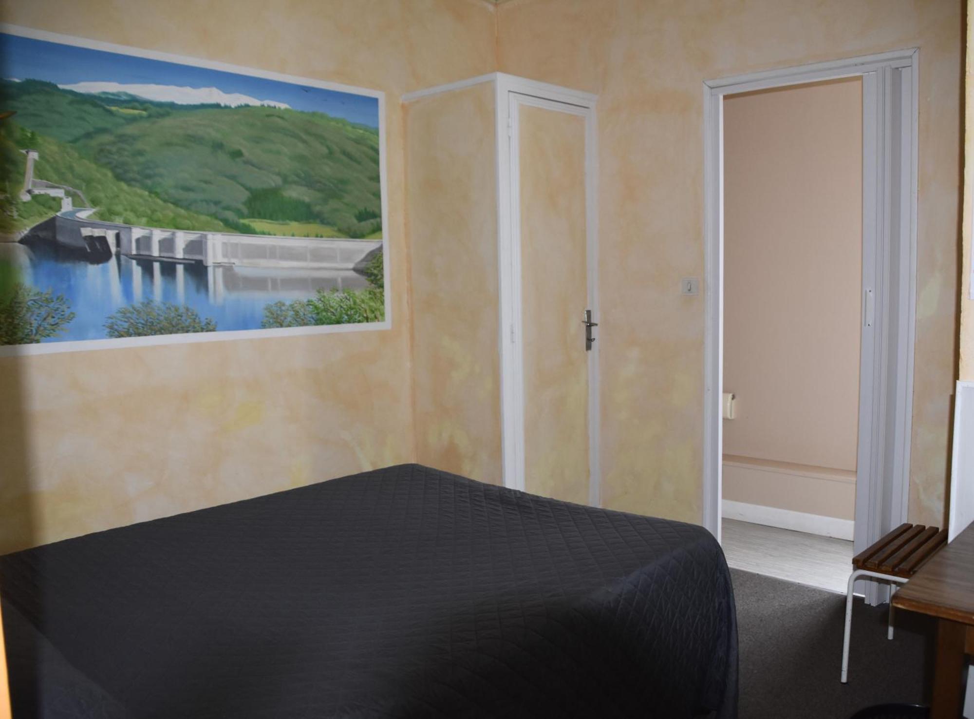 Le Rider Hotell Bort-les-Orgues Exteriör bild