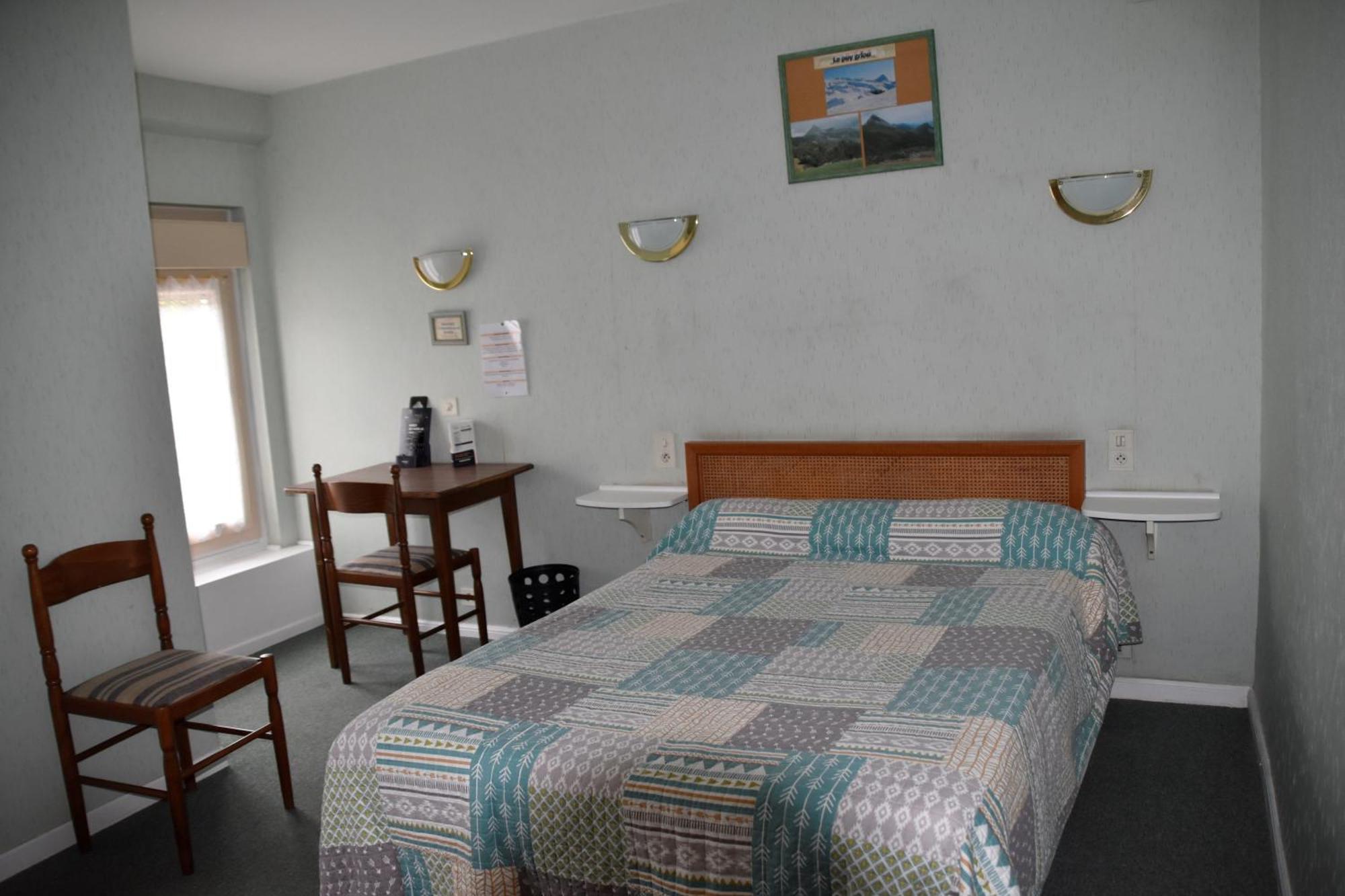 Le Rider Hotell Bort-les-Orgues Exteriör bild