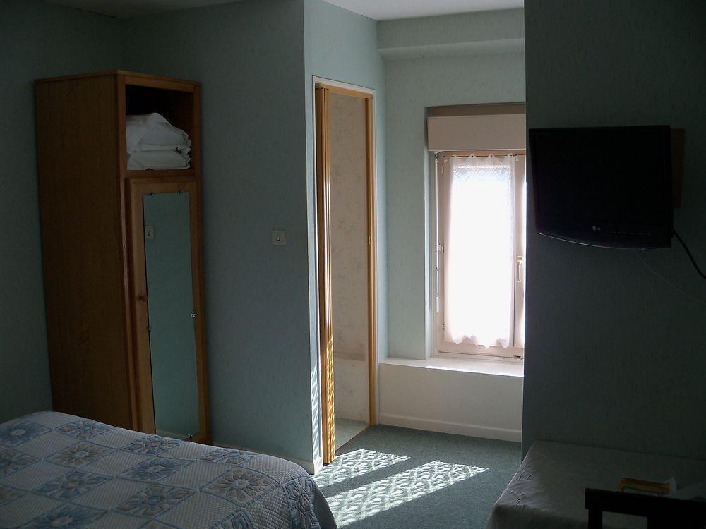 Le Rider Hotell Bort-les-Orgues Exteriör bild