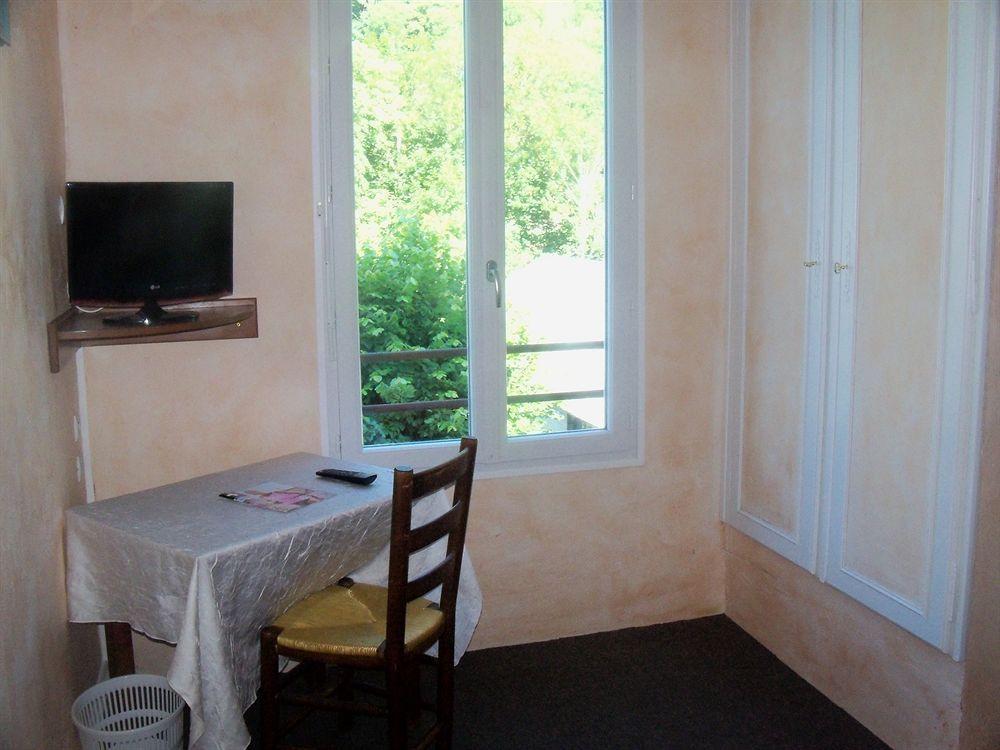 Le Rider Hotell Bort-les-Orgues Exteriör bild