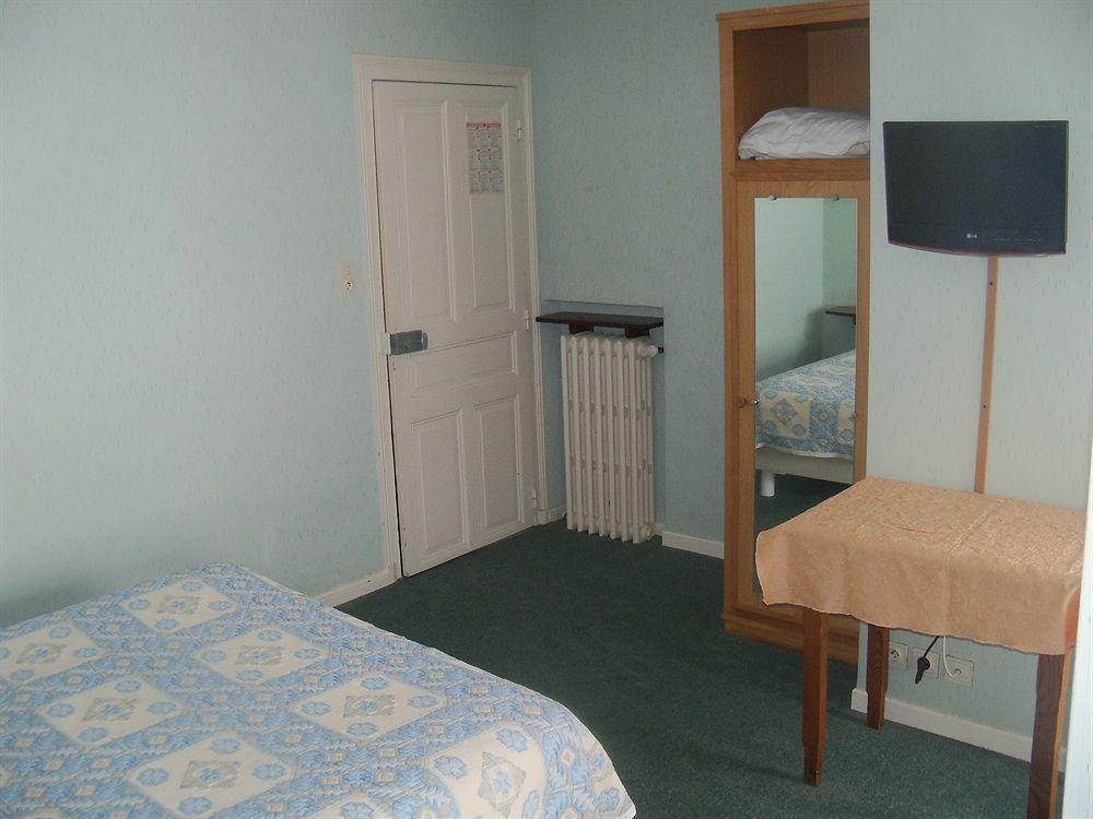 Le Rider Hotell Bort-les-Orgues Exteriör bild