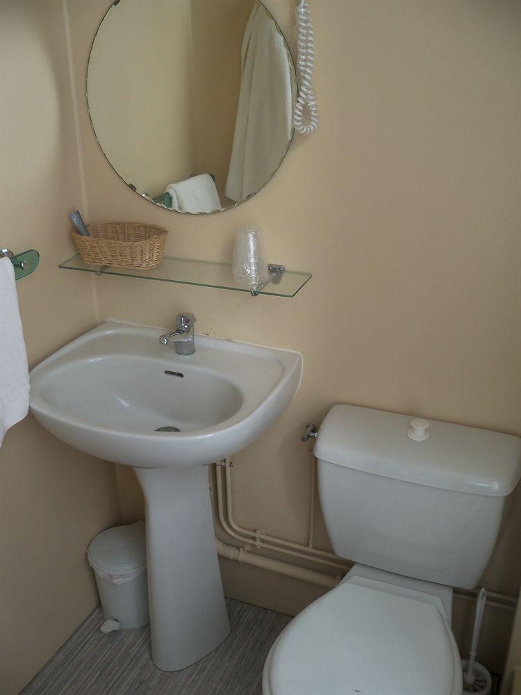 Le Rider Hotell Bort-les-Orgues Exteriör bild